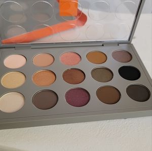 MAC x Brooke Shields Gravitas Eyeshadow Palette